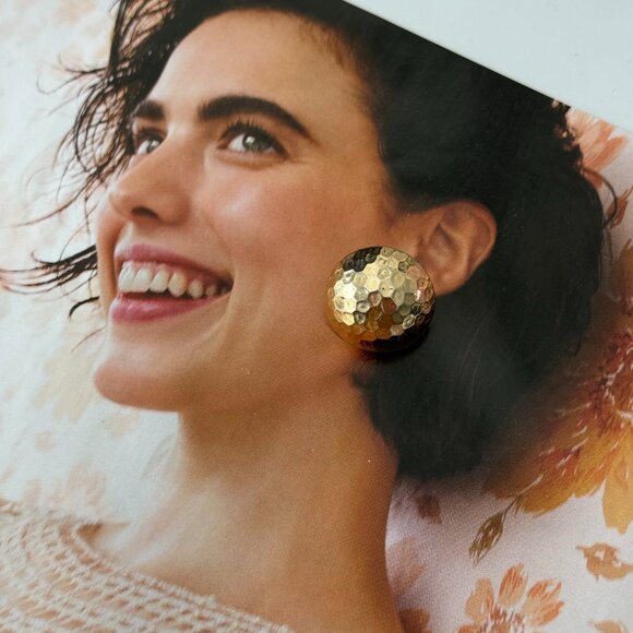 Vintage Gold Dome Hammered Statment Earrings - Picture 2 of 7